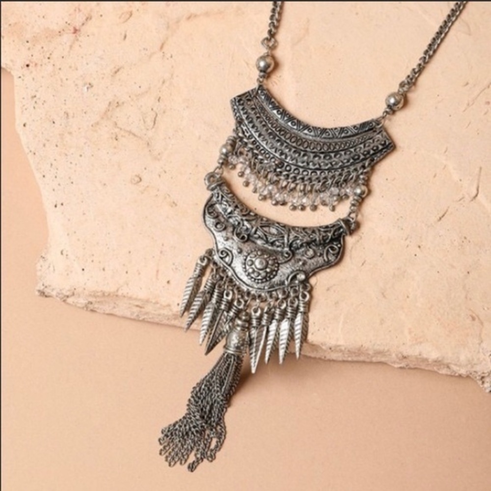 BOHO Low Cut Flowing Necklace
